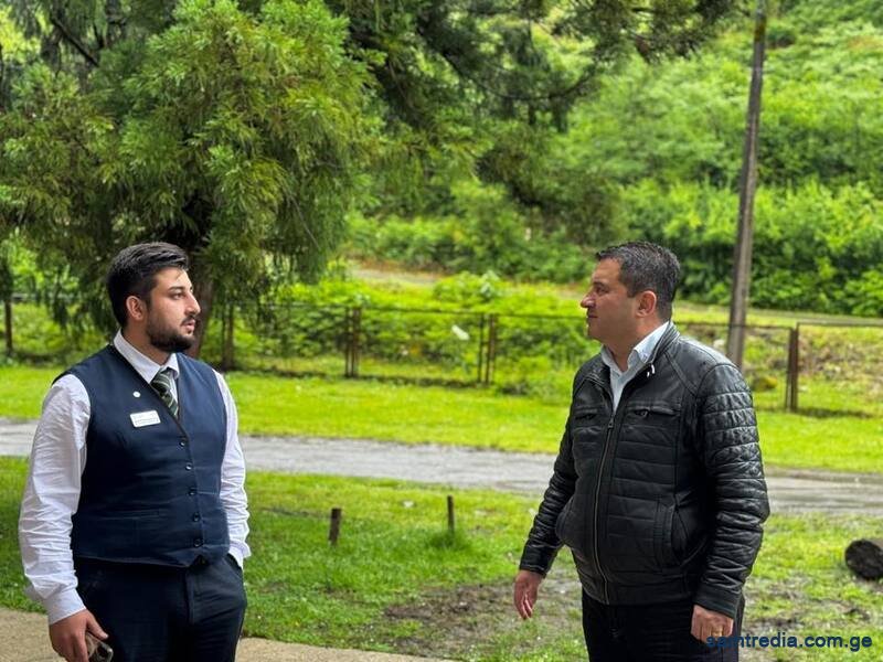 სამტრედიის მუნიციპალიტეტის მერმა დავით ბახტაძემ ტოლების ადმინისტრაციულ ერთეულში მოსახლეობასთან შეხვედრა გამართა.