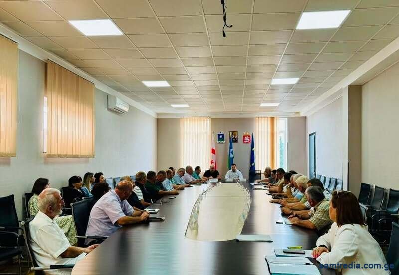 სამტრედიის მუნიციპალიტეტის მერიაში სამუშაო შეხვედრა გაიმართა