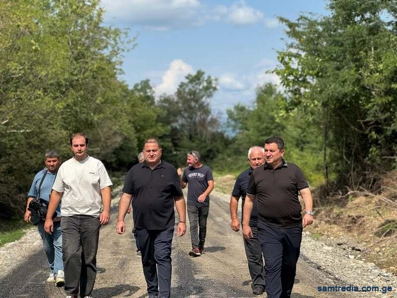 სოფელ დიდ ჯიხაიშში №39 ქუჩაზე ასფალტის საფარის გზა იგება
